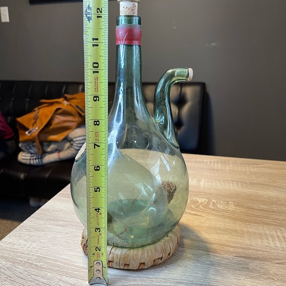 Italian hand blown wine decanter - Picture 6 of 11